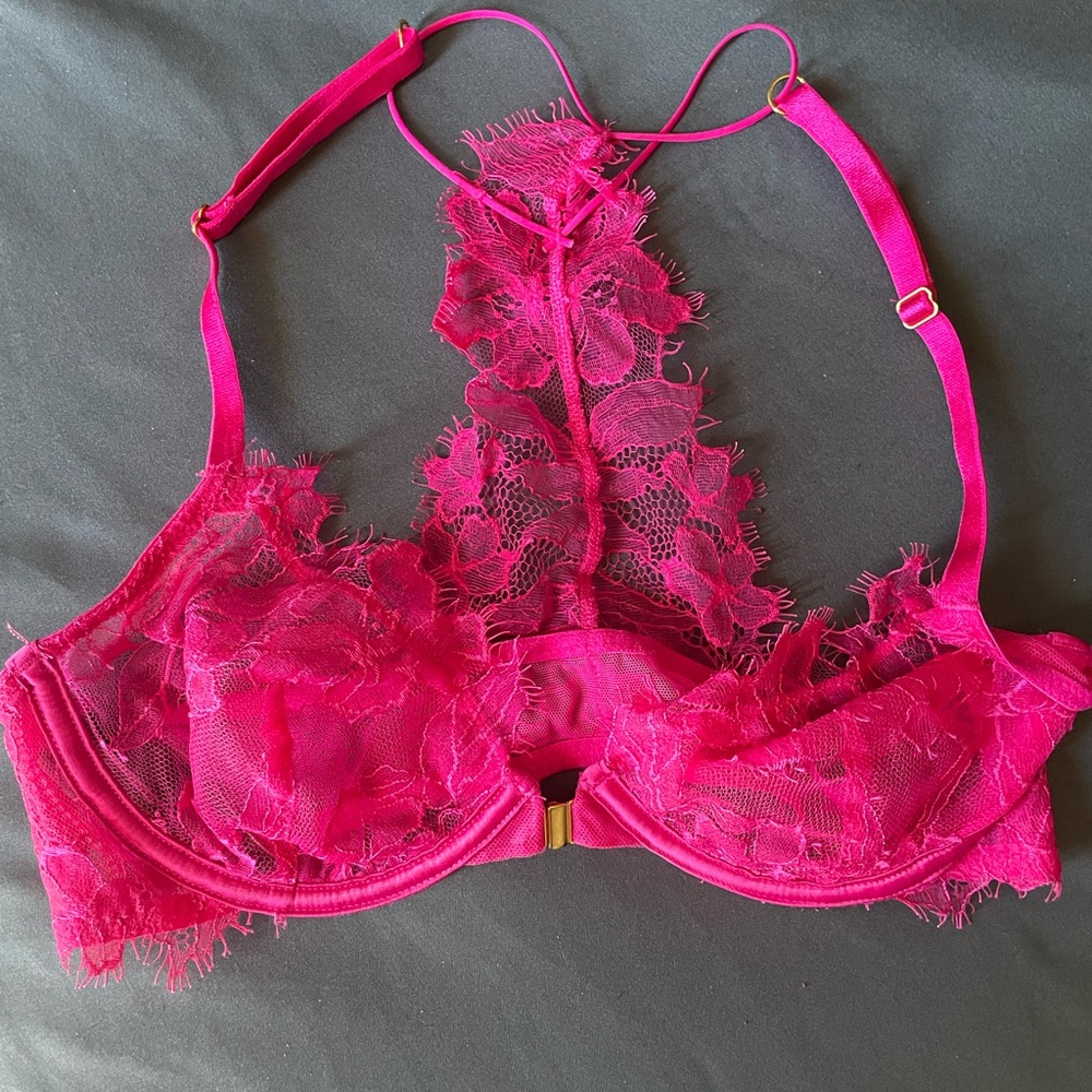 Victoria’s Secret racer back semi bra